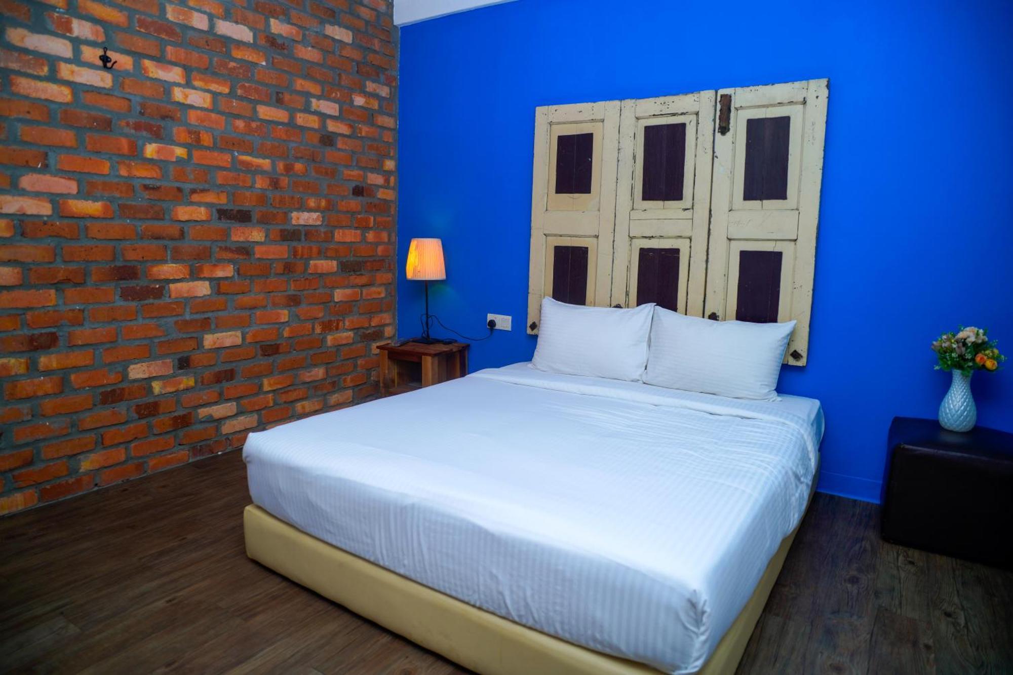 Redstone Boutique Hotel *