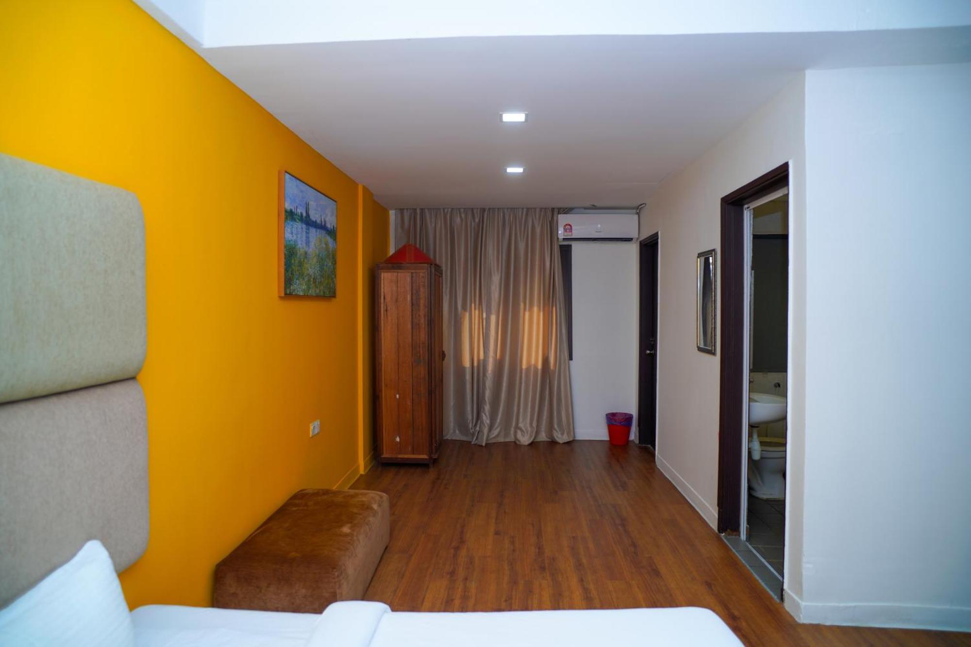 Redstone Boutique Hotel *