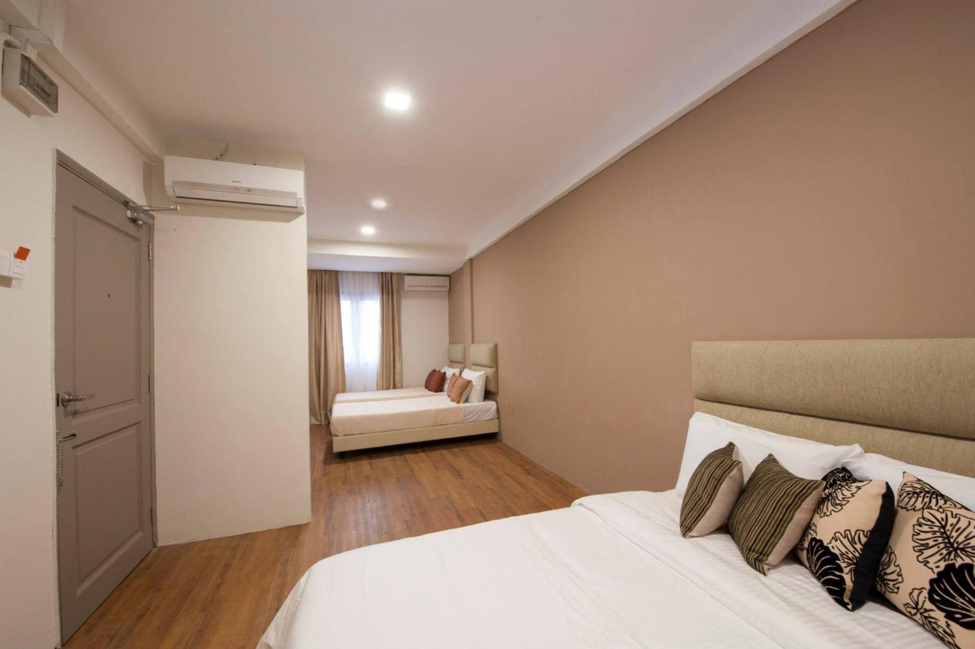 Redstone Boutique Hotel *
